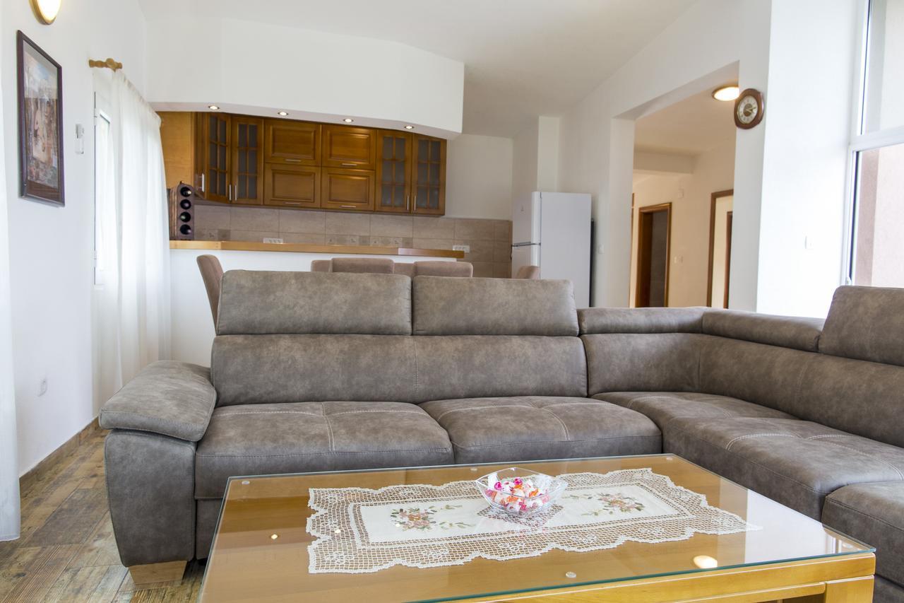 Lux Apartments Fabris Kotor Dış mekan fotoğraf